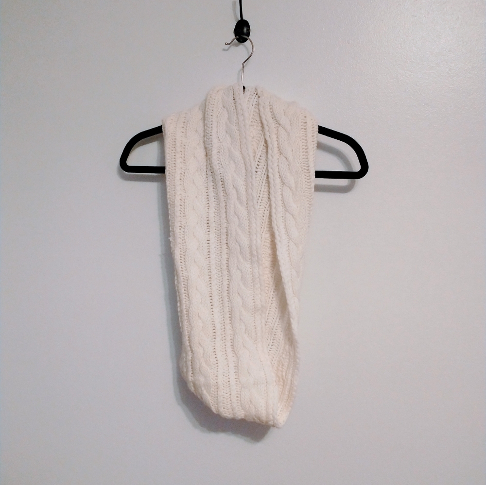 NWT Aeropostale knit cream infinity scarf